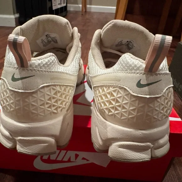 Nike Vomero 5 Pale Ivory - Picture 5 of 8